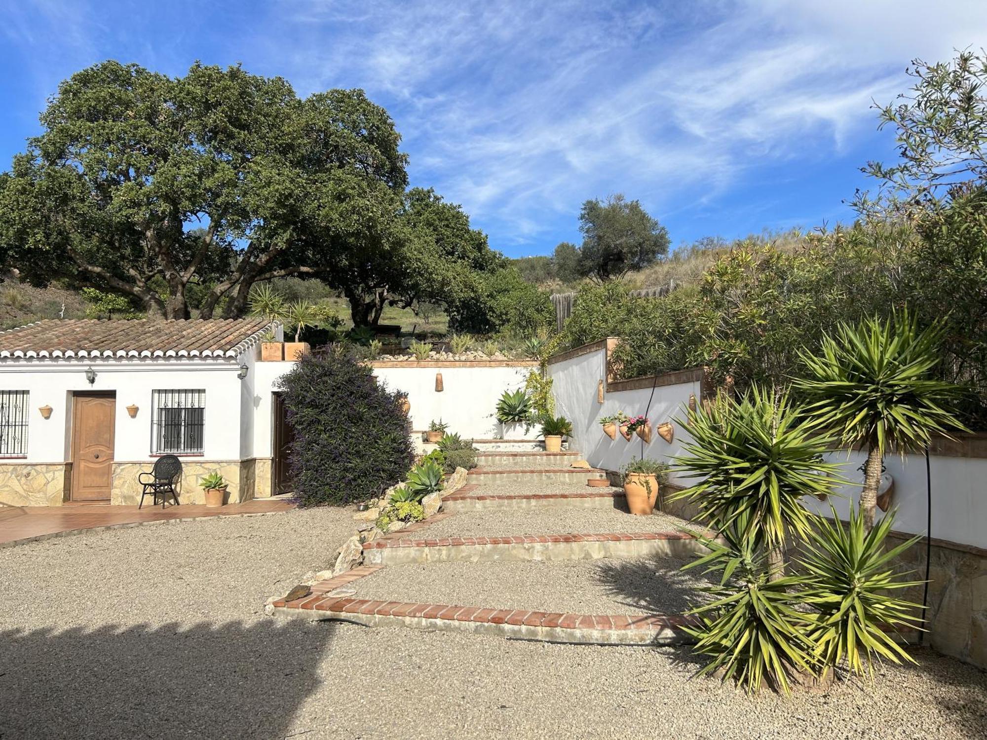 Villa Casa Verano With Pool And Terraces Malaga